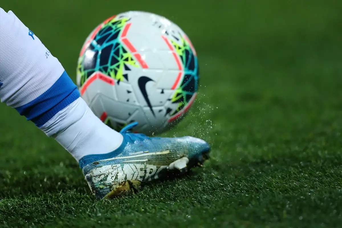psg-pokonalo-barcelone-42-kvaratskhelia-wypada-do-konca-sezonu